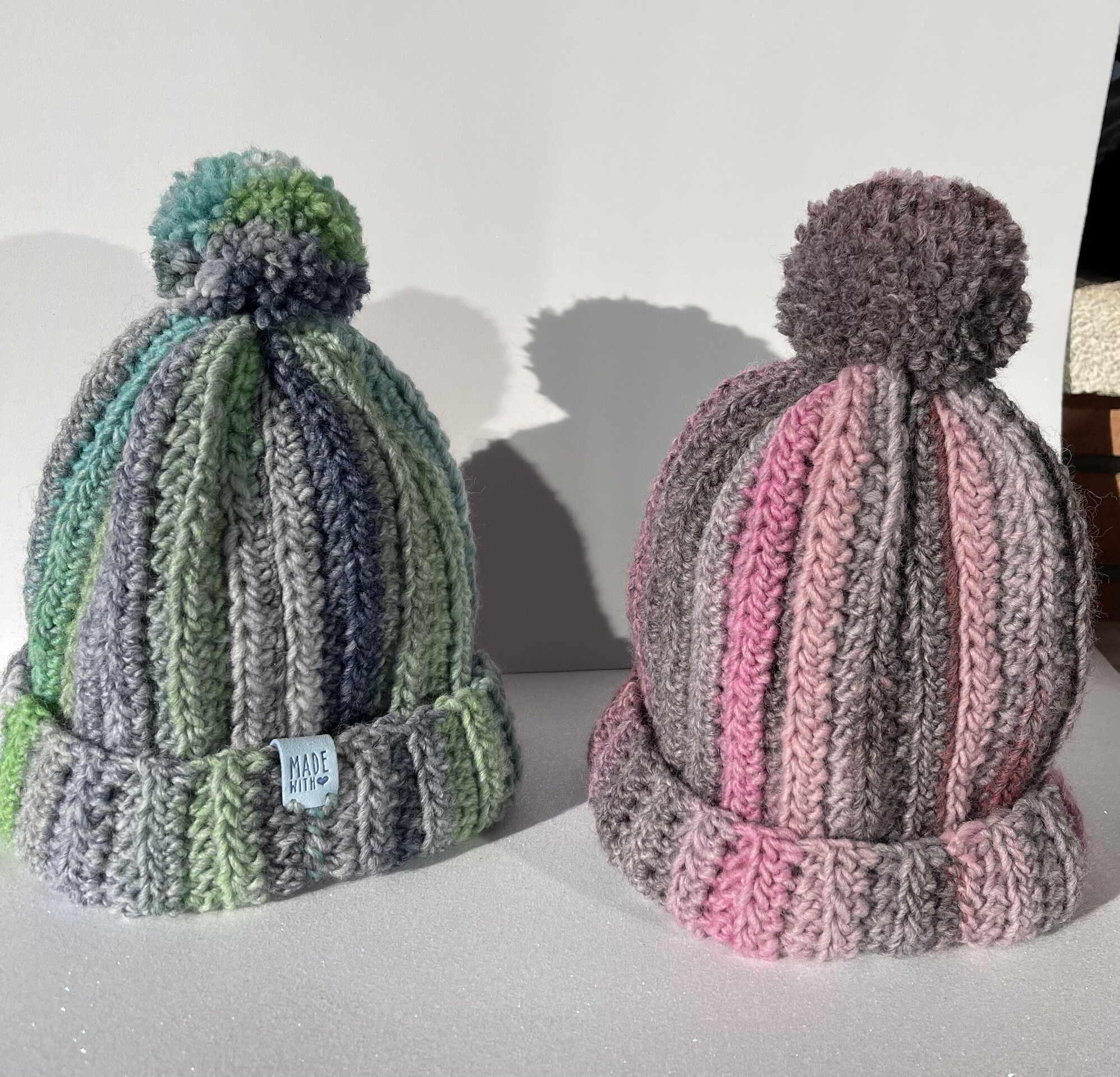 Gorro de lana multicolor con borla - 2