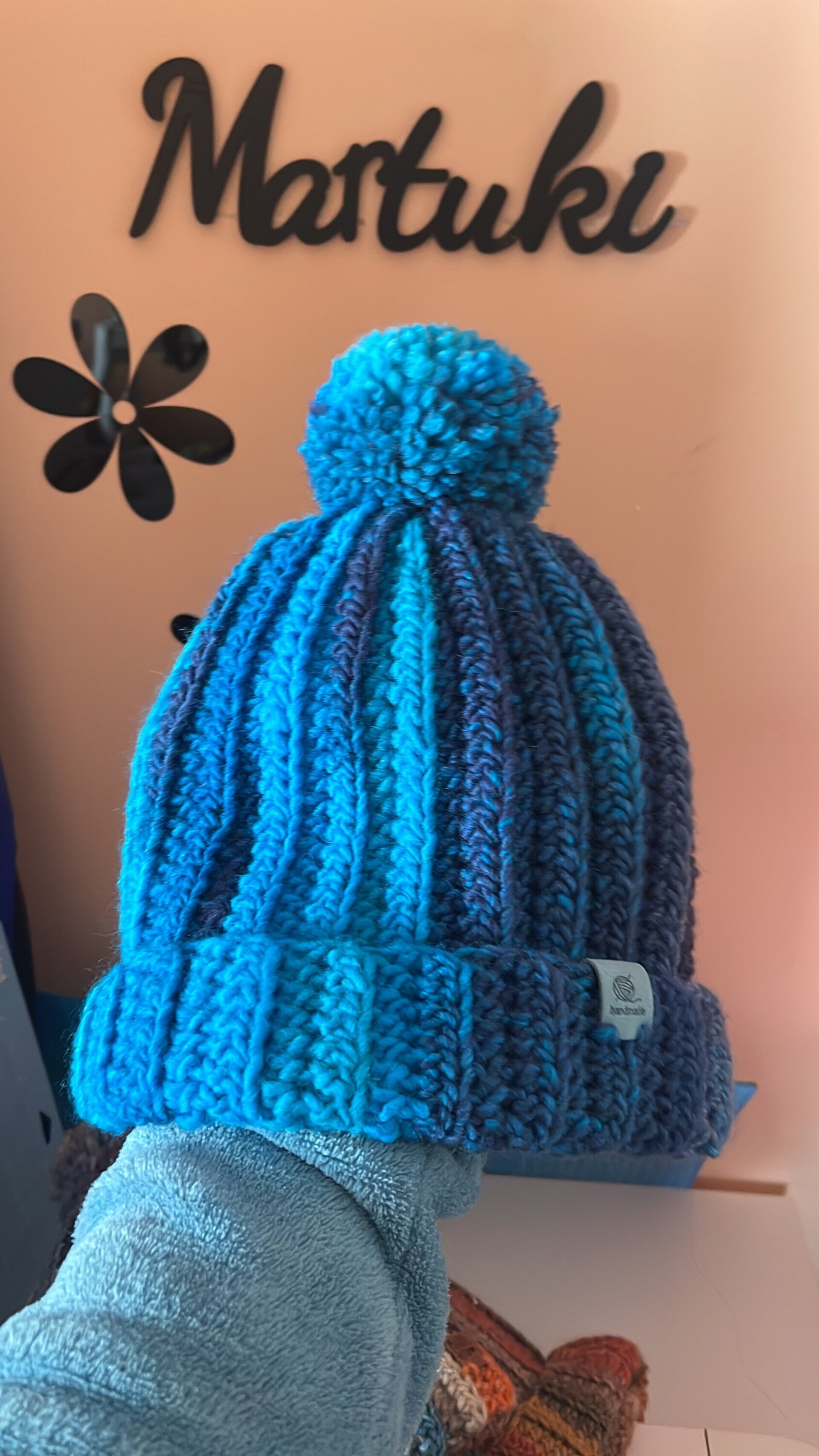 Gorro Eloise de lana con borla multicolor azules - 2